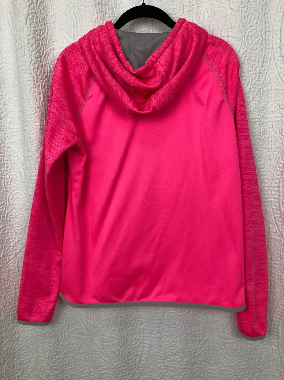 Danskin Now Women’s Neon Pink Pullover Hoodie sz Medium